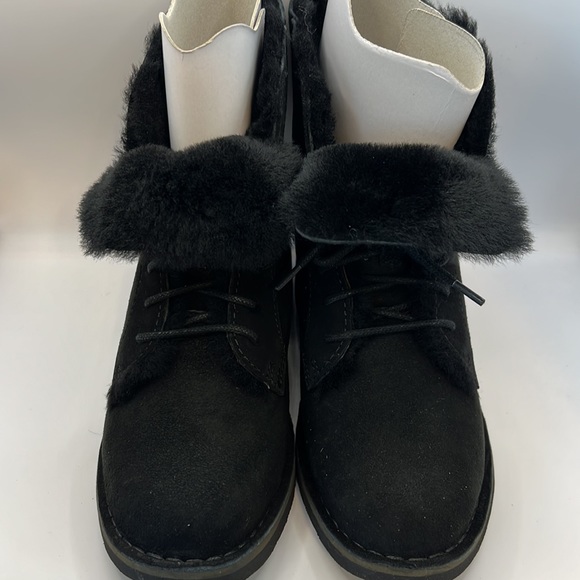 UGG Quincy Black Fur Boots size 5 NWB - Picture 3 of 8